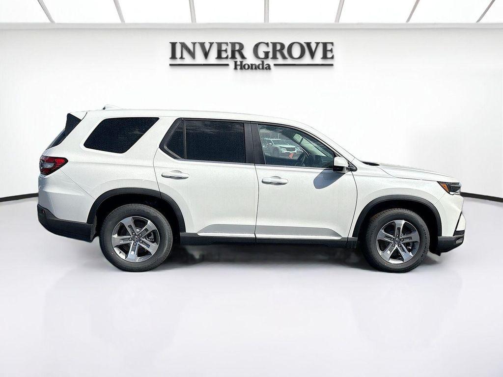 used 2025 Honda Pilot car, priced at $45,490