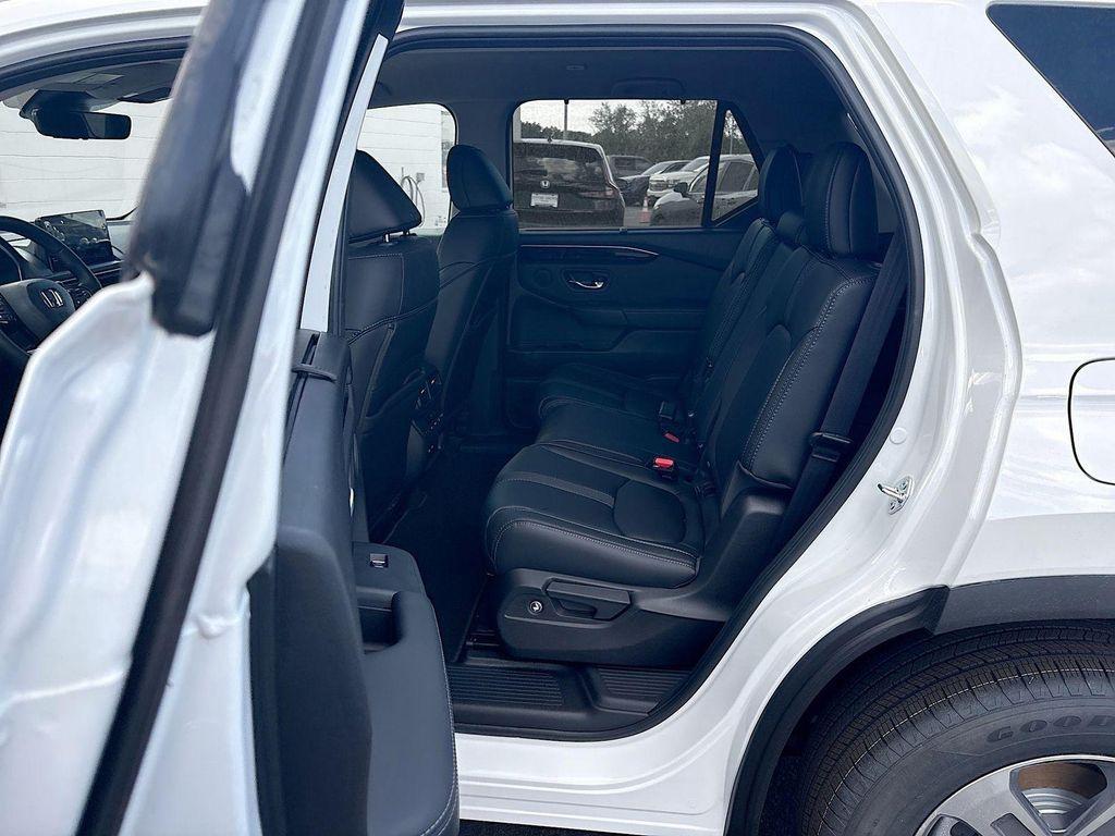 used 2025 Honda Pilot car, priced at $45,490