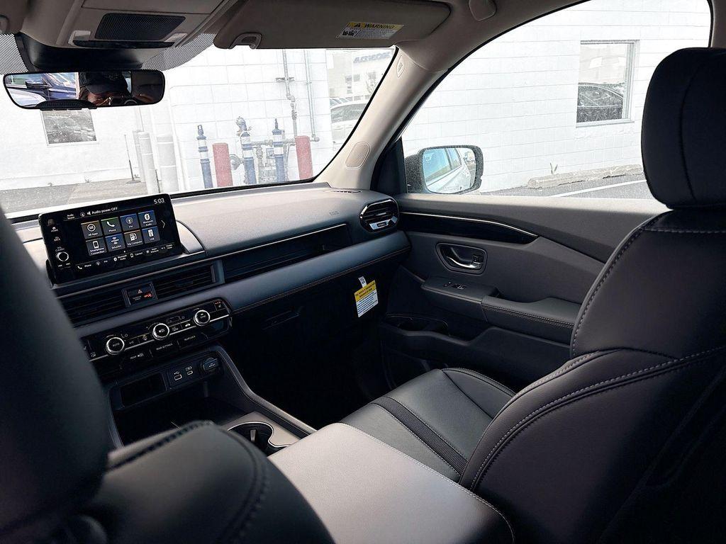used 2025 Honda Pilot car, priced at $45,490
