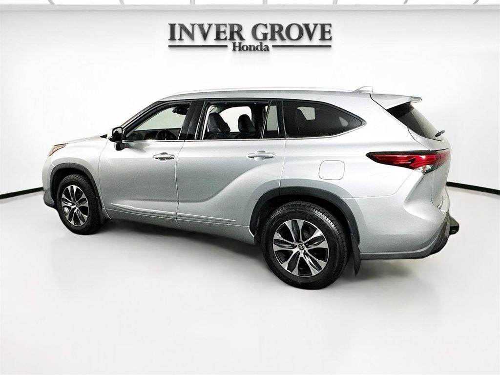 used 2022 Toyota Highlander car, priced at $35,990