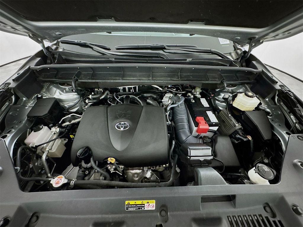 used 2022 Toyota Highlander car, priced at $35,990