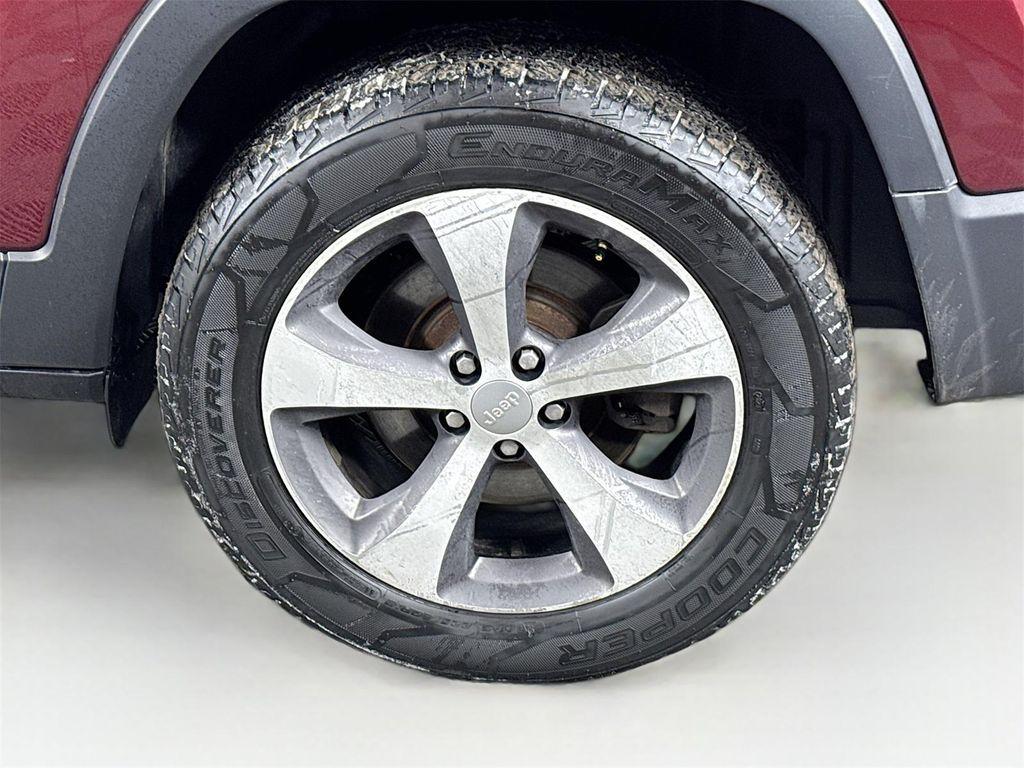 used 2020 Jeep Cherokee car, priced at $17,490