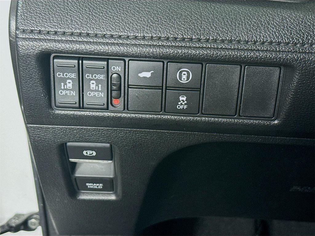 used 2023 Honda Odyssey car, priced at $30,889