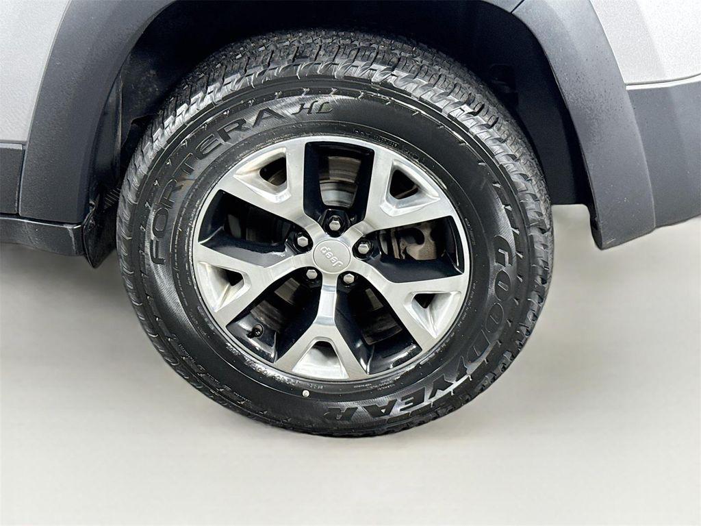 used 2017 Jeep Cherokee car, priced at $17,990