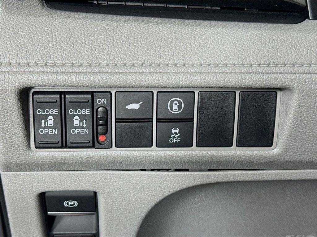 used 2023 Honda Odyssey car, priced at $34,990