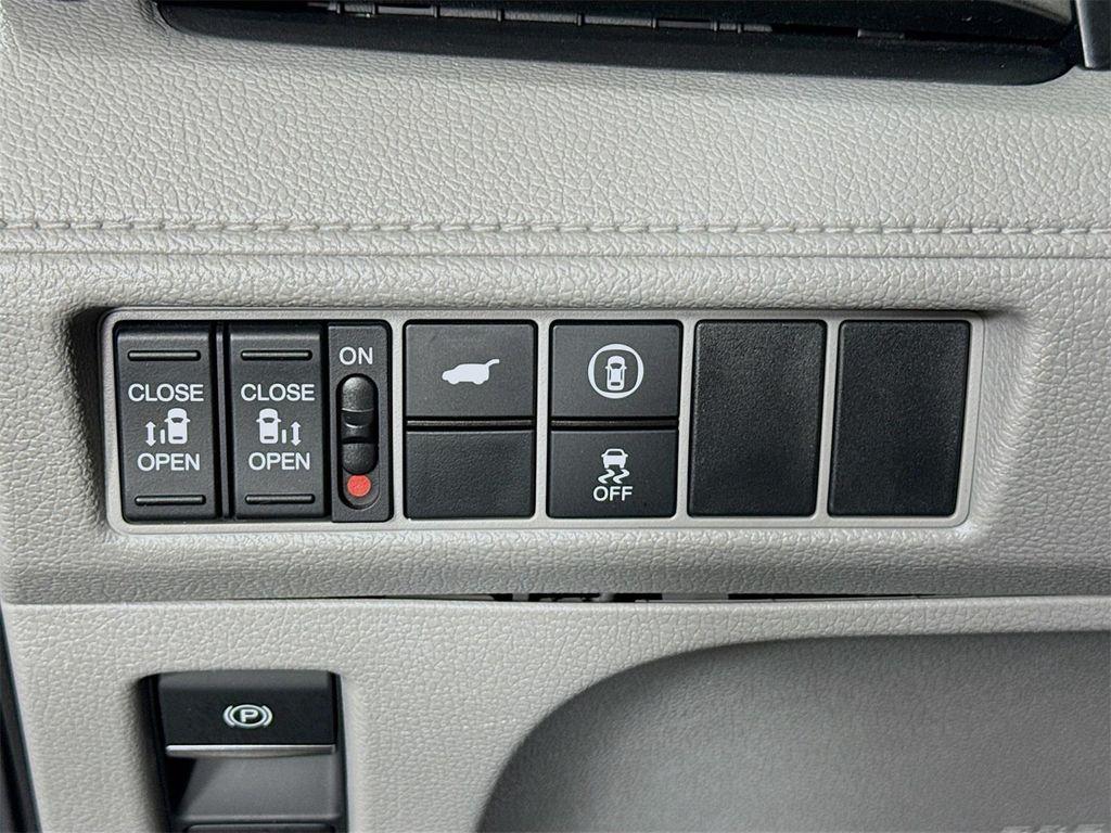 used 2023 Honda Odyssey car, priced at $35,990