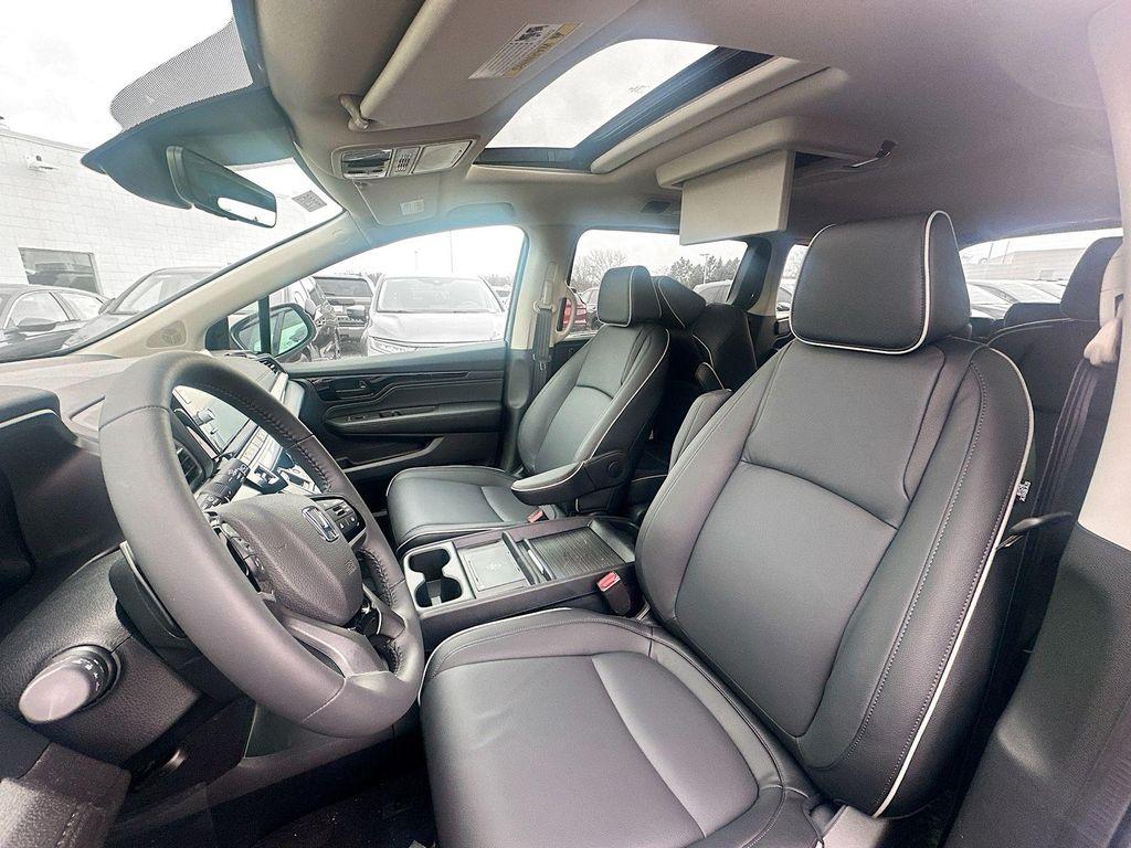 new 2026 Honda Odyssey car, priced at $45,957