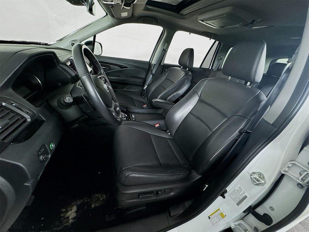 used 2022 Honda Pilot car, priced at $32,990