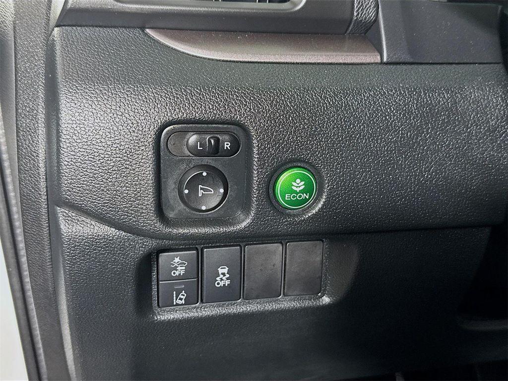 used 2022 Honda Pilot car, priced at $32,990