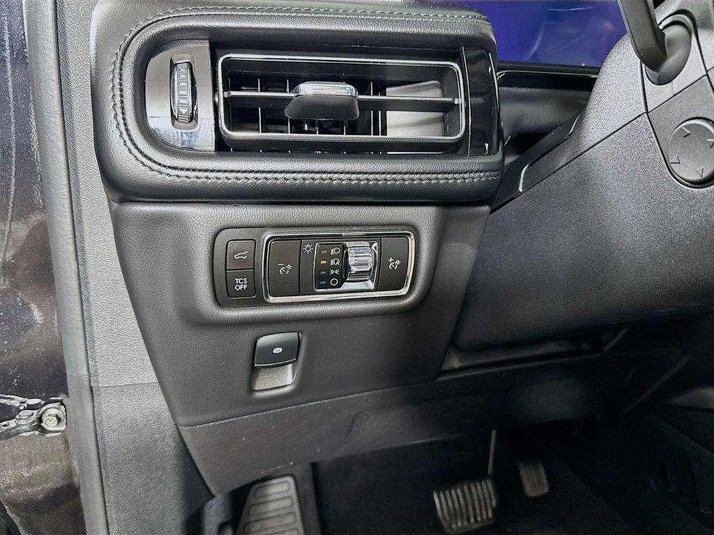 used 2023 Lincoln Nautilus car, priced at $33,340