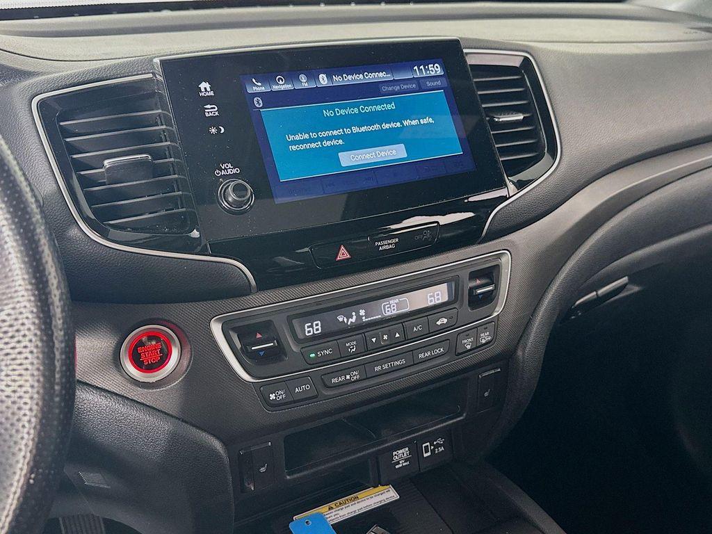 used 2022 Honda Pilot car, priced at $27,990