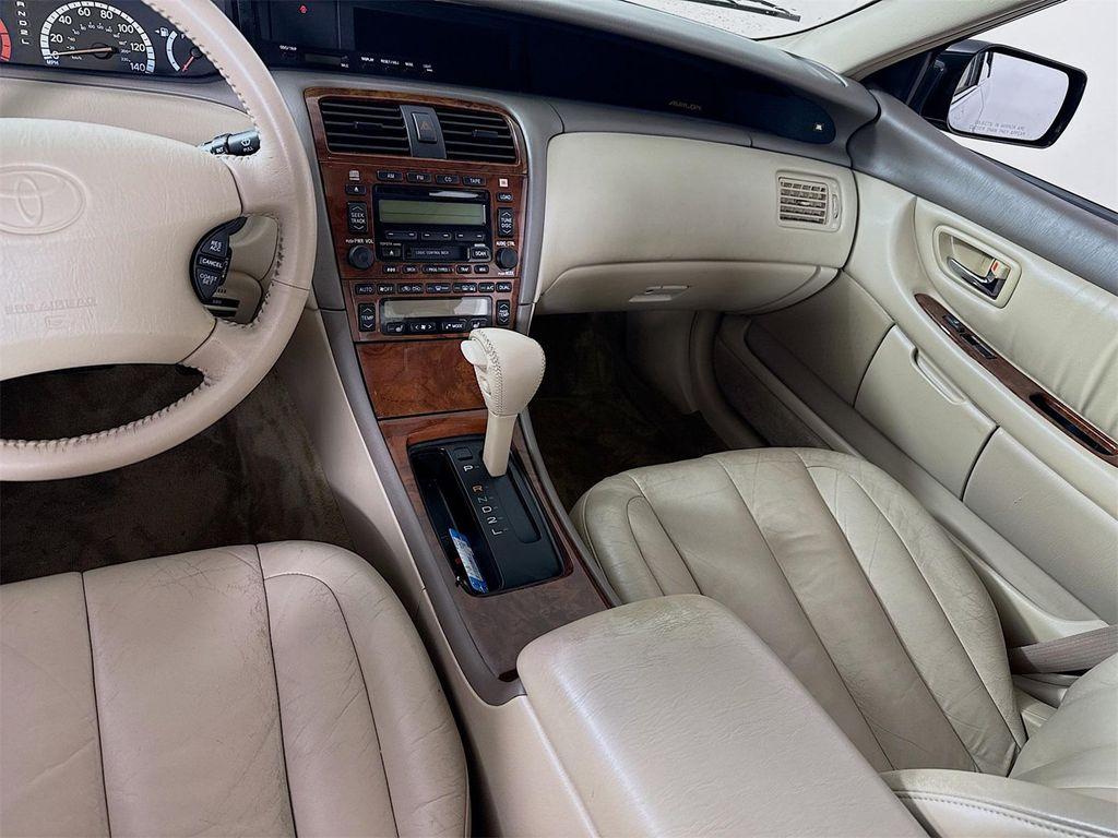 used 2000 Toyota Avalon car, priced at $5,990