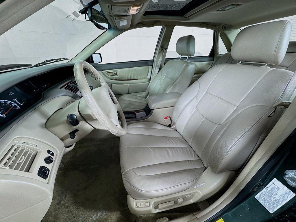 used 2000 Toyota Avalon car, priced at $5,990
