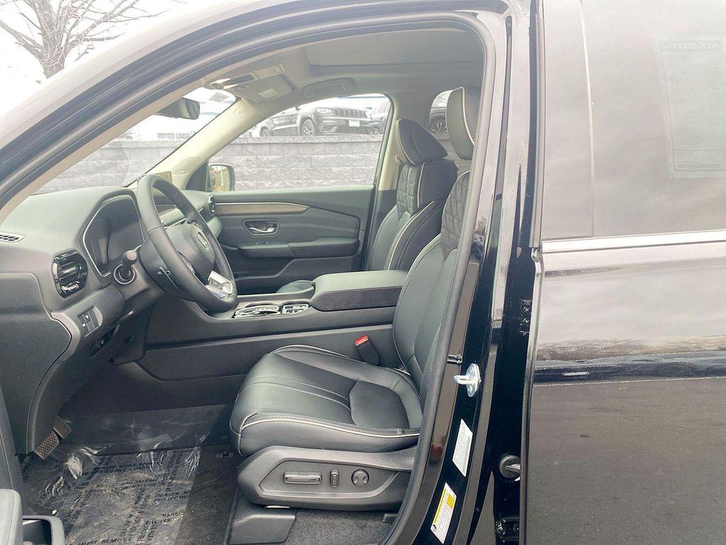 new 2026 Honda Pilot car, priced at $55,183