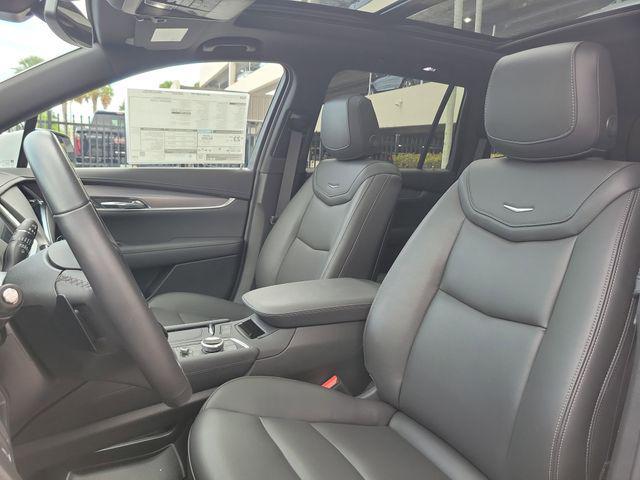 new 2025 Cadillac XT6 car, priced at $52,110