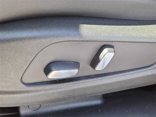 used 2023 Cadillac XT5 car, priced at $25,999