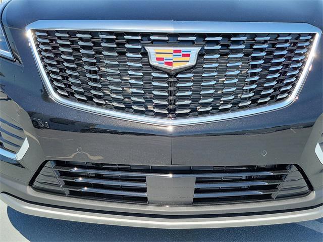 new 2025 Cadillac XT5 car, priced at $57,190