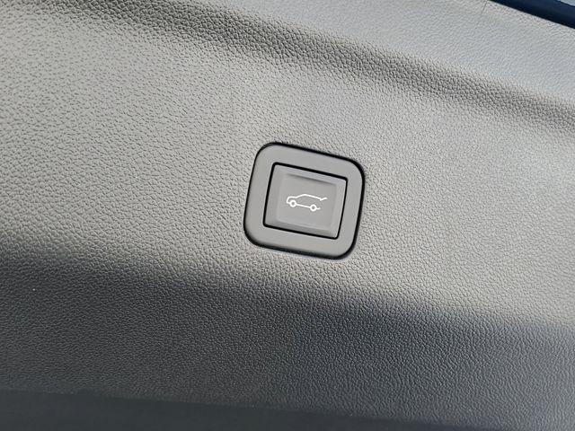 new 2026 Cadillac Escalade ESV car, priced at $120,695