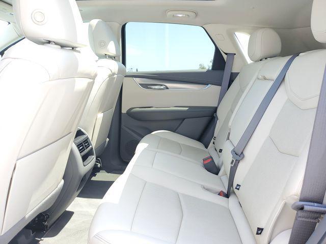 used 2022 Cadillac XT5 car, priced at $32,427