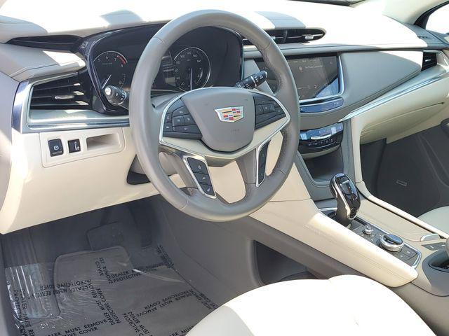 used 2022 Cadillac XT5 car, priced at $32,427