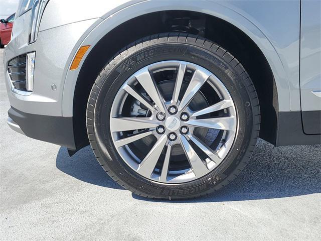 new 2026 Cadillac XT5 car, priced at $55,594
