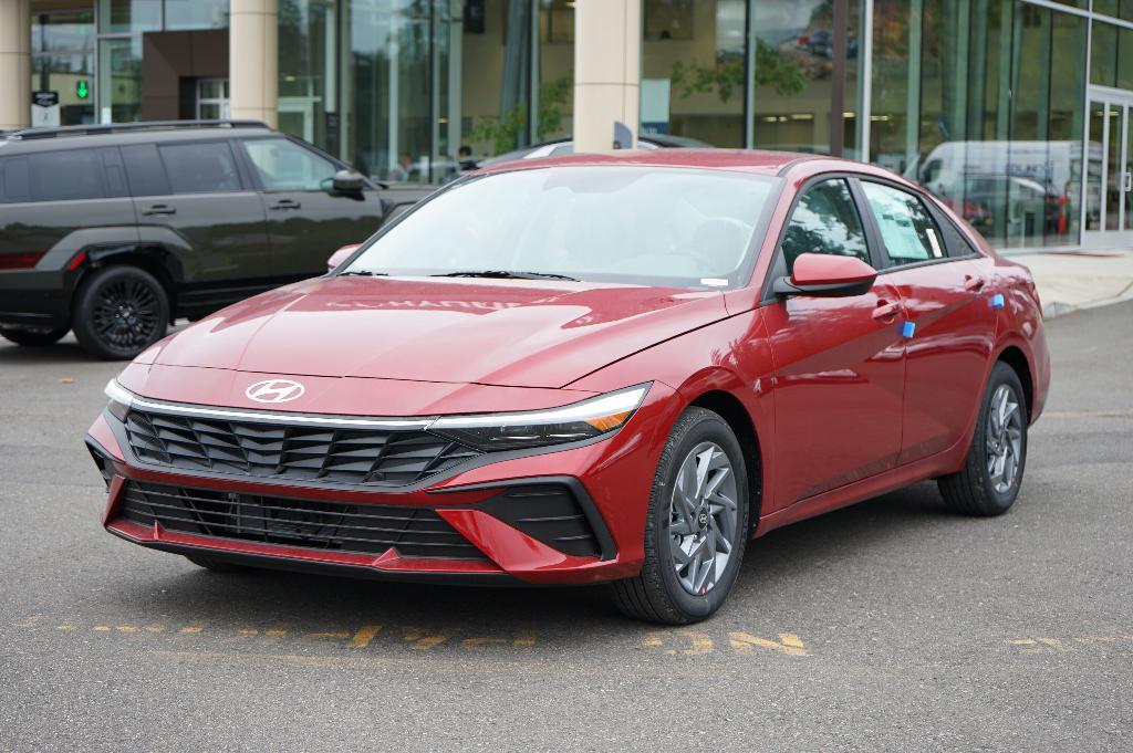 new 2025 Hyundai ELANTRA HEV car, priced at $22,835