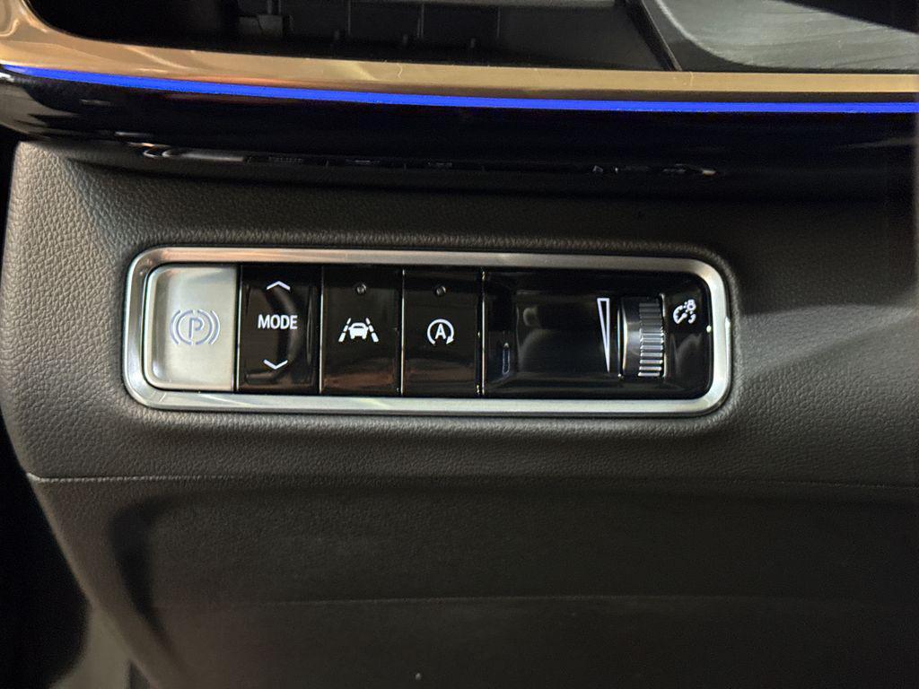 used 2025 Buick Envision car, priced at $38,750