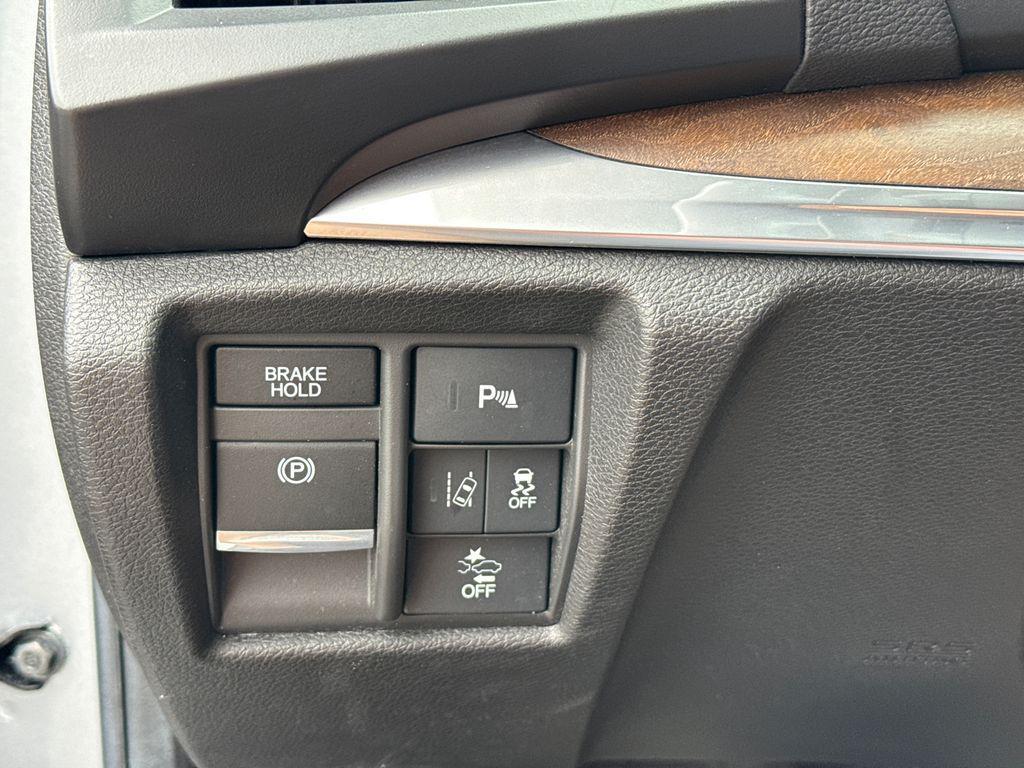 used 2020 Acura MDX car, priced at $23,500