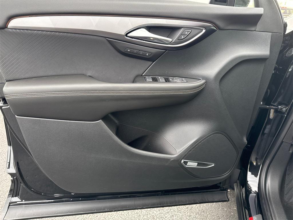 new 2025 Buick Envision car, priced at $36,000