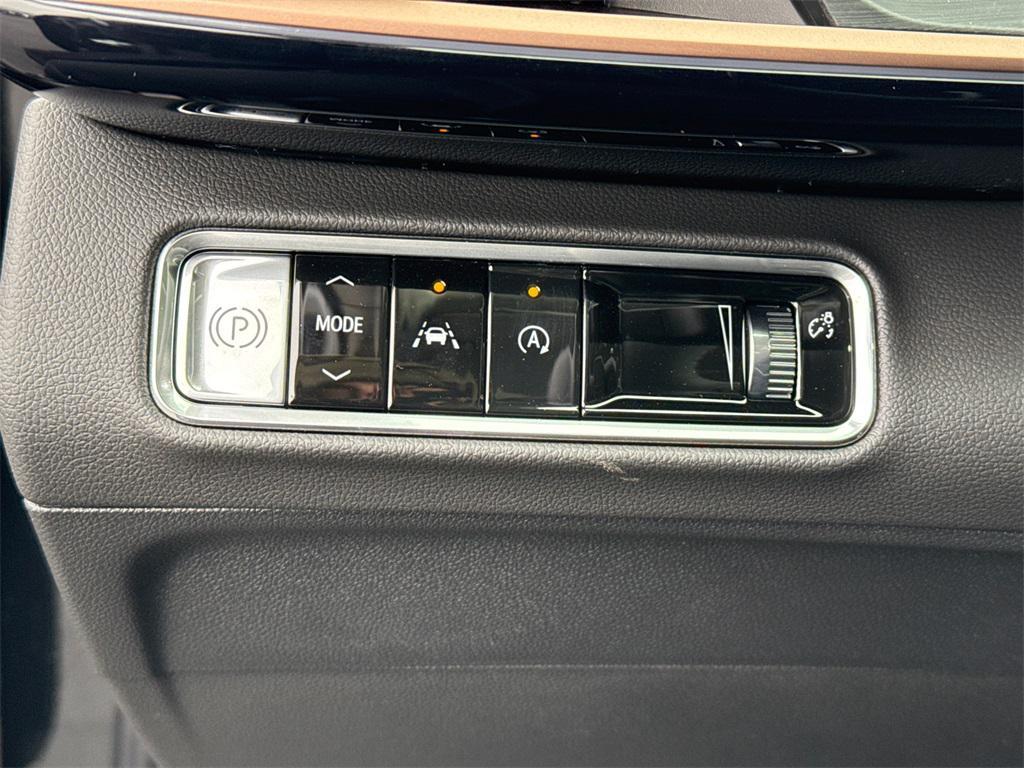 new 2025 Buick Envision car, priced at $36,000