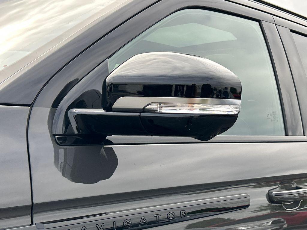used 2025 Lincoln Navigator car, priced at $97,412