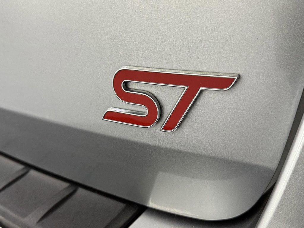 used 2022 Ford Explorer car, priced at $35,000