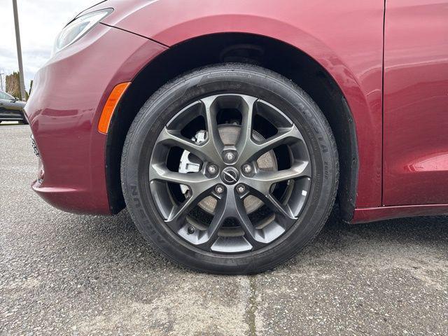 used 2021 Chrysler Pacifica car, priced at $19,500