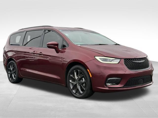 used 2021 Chrysler Pacifica car, priced at $19,500