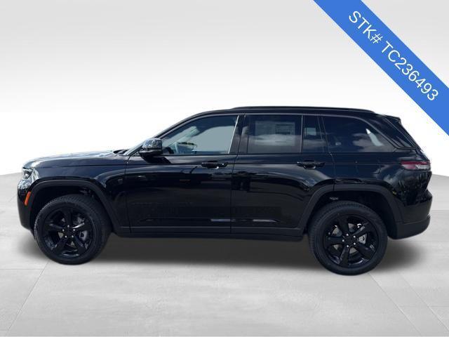 new 2026 Jeep Grand Cherokee car, priced at $46,700