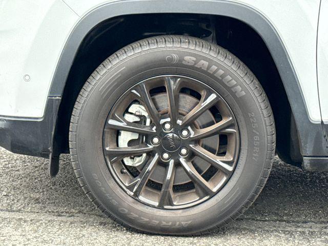 used 2023 Jeep Cherokee car, priced at $21,100