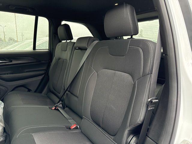 new 2026 Jeep Grand Cherokee car, priced at $36,798