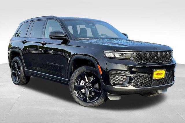 new 2025 Jeep Grand Cherokee car, priced at $32,750