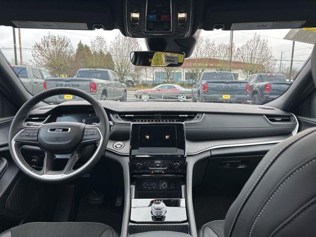 new 2025 Jeep Grand Cherokee car, priced at $35,250