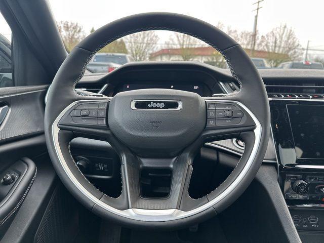 new 2025 Jeep Grand Cherokee car, priced at $35,250