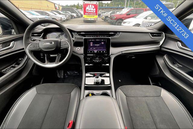 new 2025 Jeep Grand Cherokee car, priced at $34,550