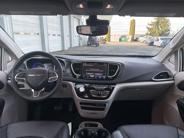 used 2024 Chrysler Pacifica car, priced at $27,000