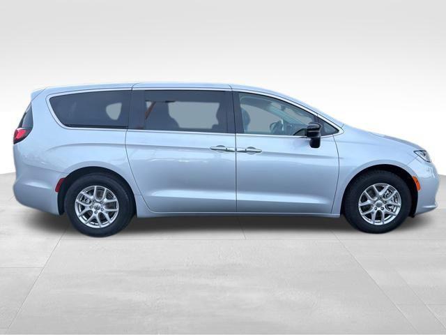 used 2024 Chrysler Pacifica car, priced at $27,000