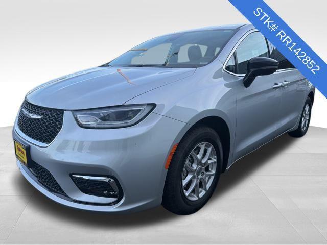 used 2024 Chrysler Pacifica car, priced at $27,000