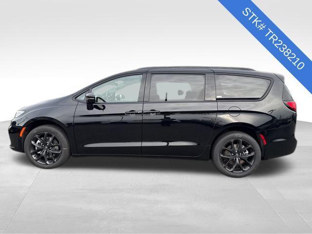 new 2026 Chrysler Pacifica car