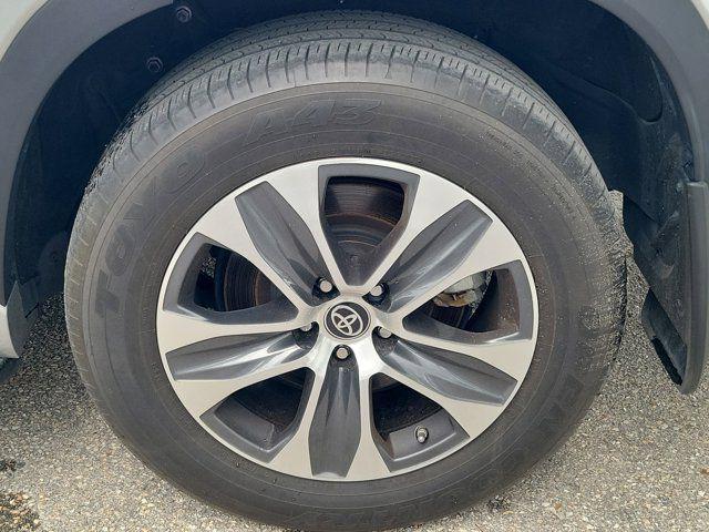 used 2022 Toyota Highlander Hybrid car, priced at $38,772