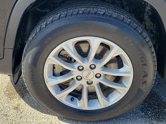 used 2021 Jeep Cherokee car, priced at $8,999