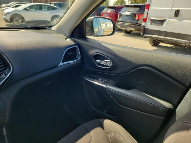 used 2021 Jeep Cherokee car, priced at $8,999