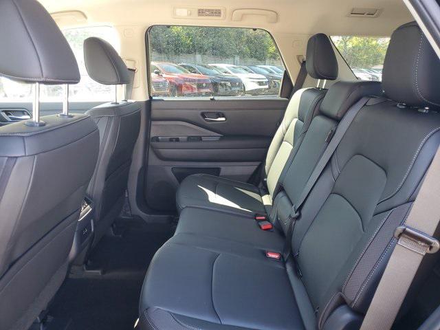 new 2025 Nissan Pathfinder car, priced at $34,669