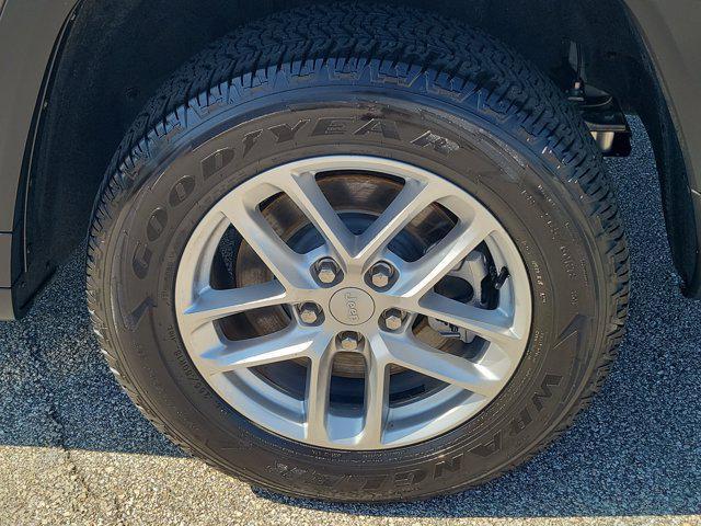used 2024 Jeep Grand Cherokee L car, priced at $27,885